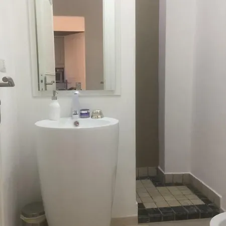 Di Charme Con Giardino Privato E Vista Daire *